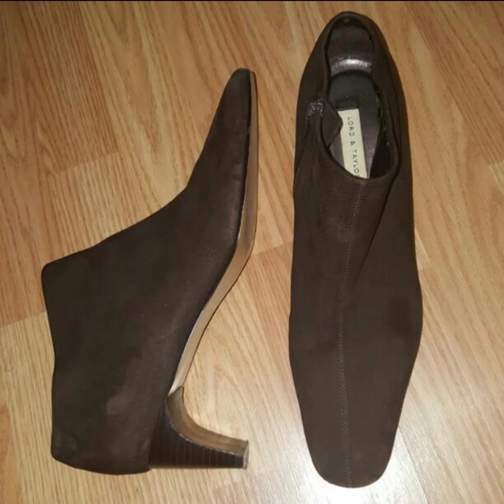 Lord & Taylor Sz: 10 M Brown Suede Ankle Boots - Picture 1 of 4
